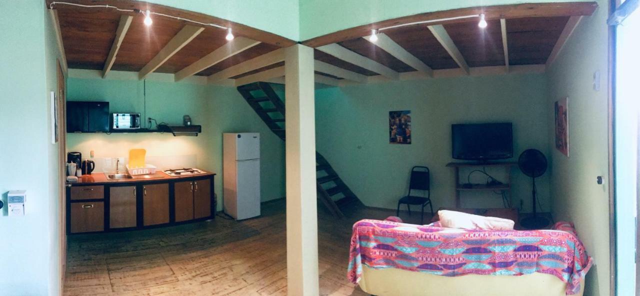 Hotel Casa Max Bocas del Toro Exterior photo